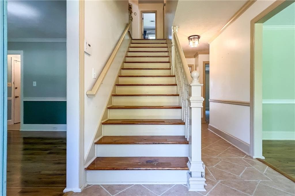 4 bedroom, 3 bathroom, 2,419 sq ft single family residence for sale at 1276 Golf Link Drive, Stone Mountain, GA 30088 — photo 4