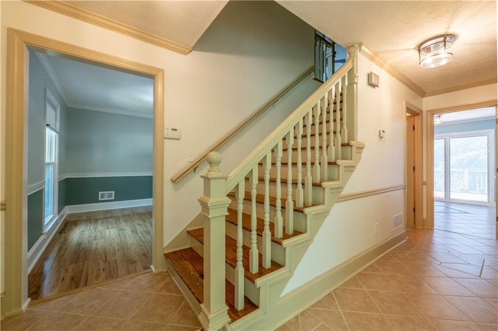 4 bedroom, 3 bathroom, 2,419 sq ft single family residence for sale at 1276 Golf Link Drive, Stone Mountain, GA 30088 — photo 9