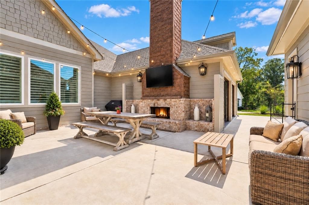 4 bedroom, 4 bathroom, 3,568 sq ft single family residence for sale at 40 Old Still Run, Newnan, GA 30263 — photo 8