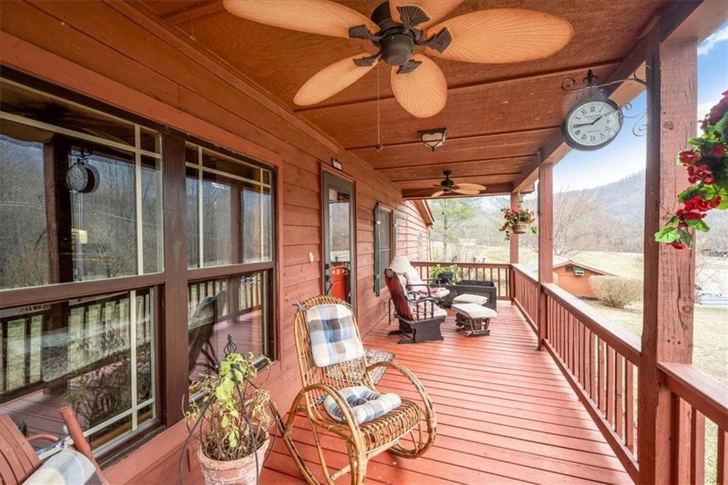 5 bedroom, 2 bathroom, 2,300 sq ft single family residence for sale at 4253 Swallows Creek Road, Hiawassee, GA 30546 — photo 6