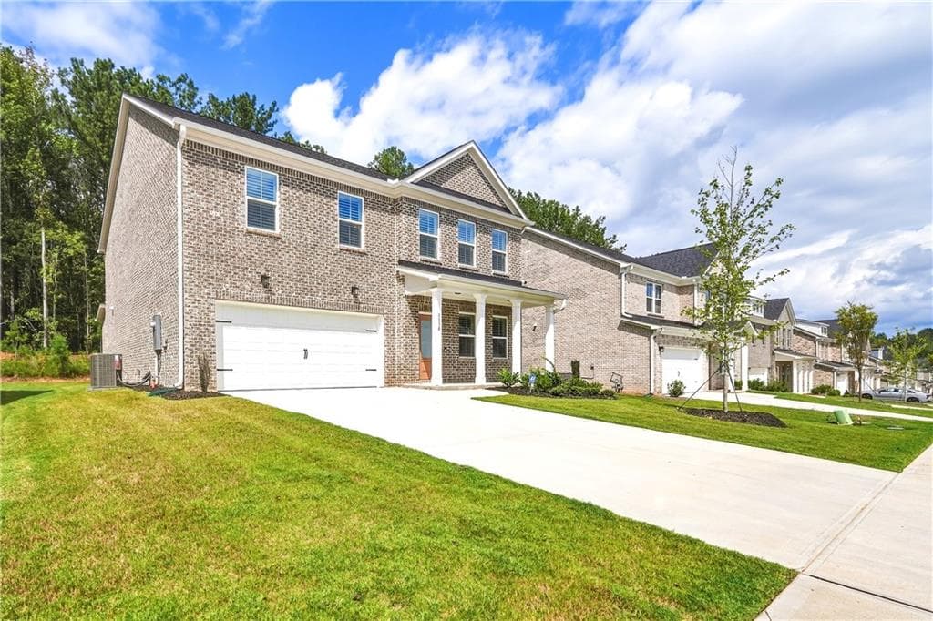 5 bedroom, 3 bathroom, 2,866 sq ft single family residence for sale at 6130 Marigold Way, Atlanta, GA 30349 — photo 3
