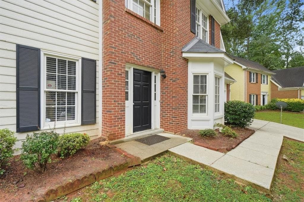 4 bedroom, 3 bathroom, 1,928 sq ft single family residence for sale at 7145 Lone Oak Trace, Lithonia, GA 30058 — photo 4