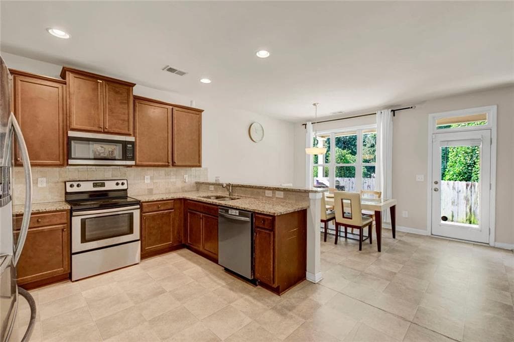 4 bedroom, 3 bathroom, 2,930 sq ft single family residence for sale at 2540 Trelipe Drive, Lawrenceville, GA 30044 — photo 7
