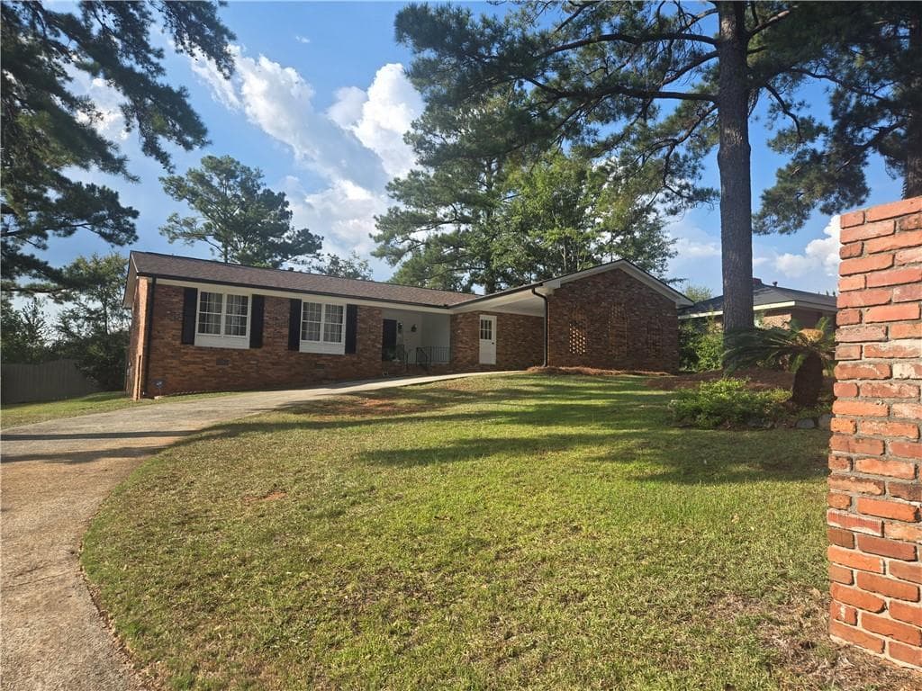 3 bedroom, 2 bathroom, 1,637 sq ft single family residence for sale at 2853 Portland Place, Macon, GA 31211
