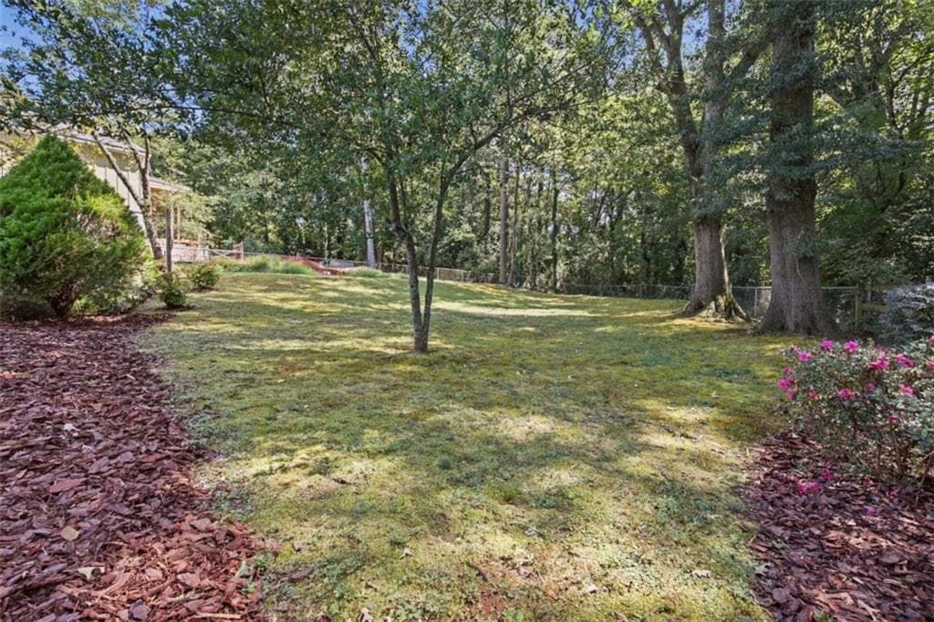 3 bedroom, 2 bathroom, 1,728 sq ft single family residence under contract at 305 Norcross Street, Roswell, GA 30075 — photo 9