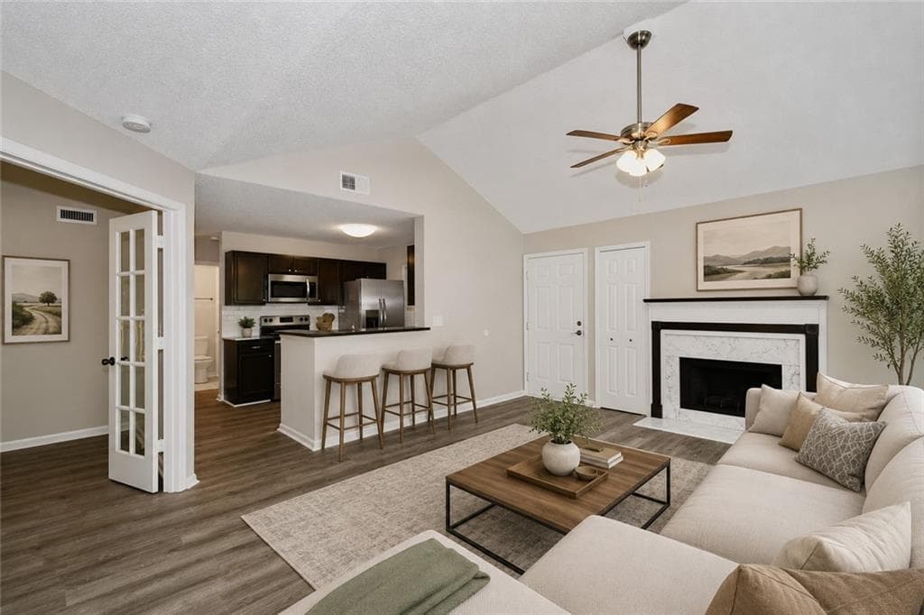 3 bedroom, 2 bathroom, 950 sq ft condominium for rent at 1101 Sandy Lane Drive, Johns Creek, GA 30022 for $1,825 a month — photo 2