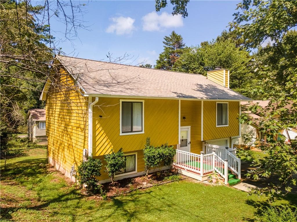 3 bedroom, 2 bathroom, 1,562 sq ft single family residence for sale at 728 Mountain Village Drive, Stone Mountain, GA 30083 — photo 3