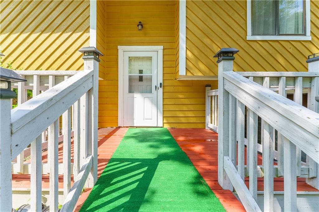 3 bedroom, 2 bathroom, 1,562 sq ft single family residence for sale at 728 Mountain Village Drive, Stone Mountain, GA 30083 — photo 4
