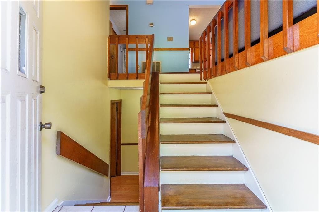 3 bedroom, 2 bathroom, 1,562 sq ft single family residence for sale at 728 Mountain Village Drive, Stone Mountain, GA 30083 — photo 5