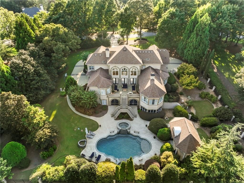 5 bedroom, 6 bathroom, 8,805 sq ft single family residence for sale at 1905 Kathy Whitworth Drive, Braselton, GA 30517 — photo 2