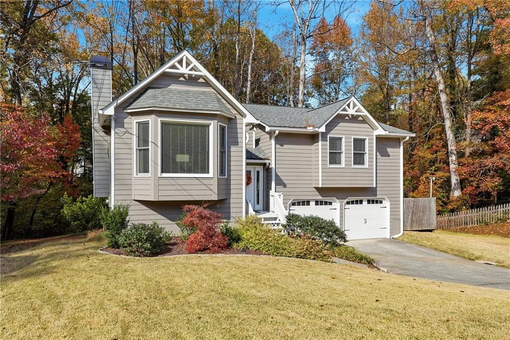 4 bedroom, 3 bathroom, 2,862 sq ft single family residence for sale at 2350 Wilderness Way, Marietta, GA 30066 — photo 2