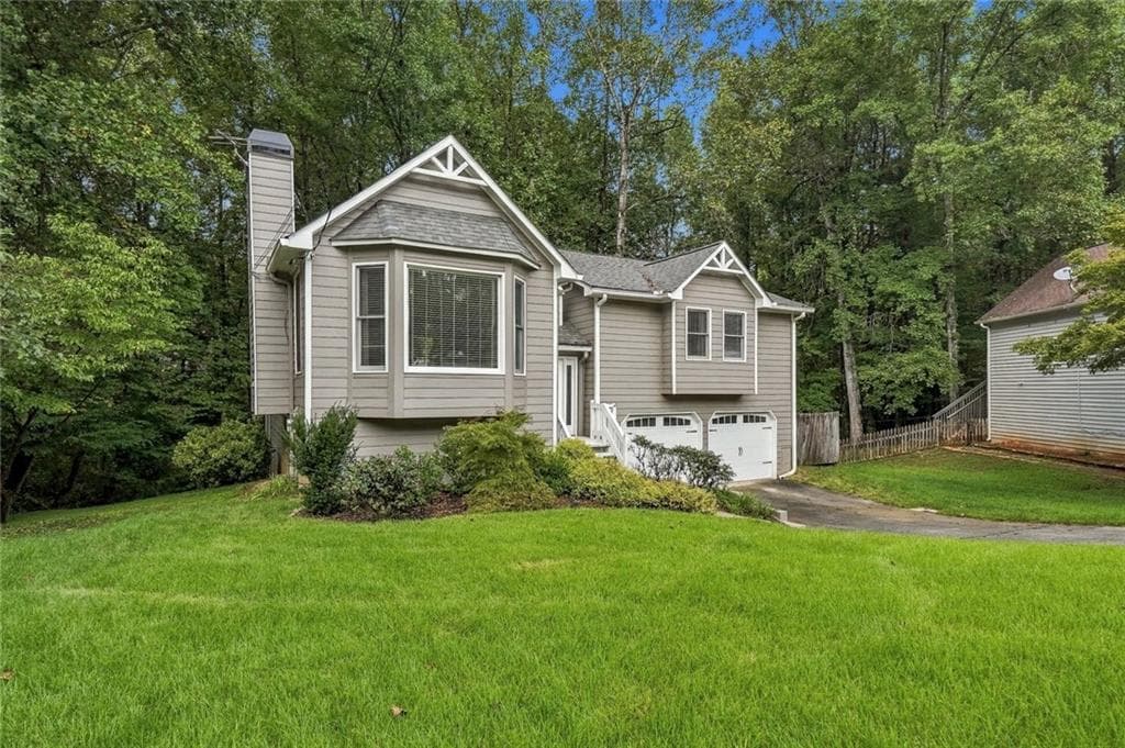 4 bedroom, 3 bathroom, 2,862 sq ft single family residence for sale at 2350 Wilderness Way, Marietta, GA 30066 — photo 3