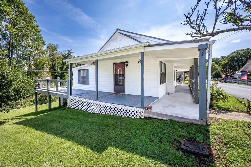 2 bedroom, 2 bathroom, 1,053 sq ft single family residence for sale at 65 Lucille Avenue, Ellijay, GA 30540