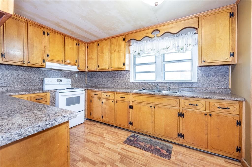 2 bedroom, 2 bathroom, 1,053 sq ft single family residence for sale at 65 Lucille Avenue, Ellijay, GA 30540 — photo 6