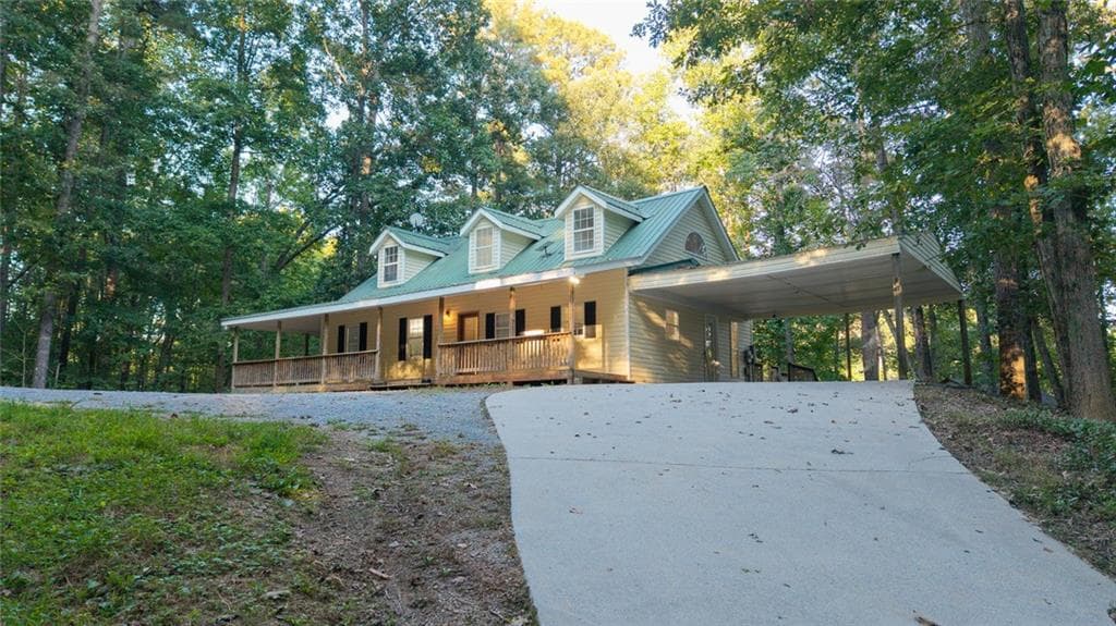 6 bedroom, 3 bathroom, 2,765 sq ft single family residence for sale at 3767 US Hwy 27, Buchanan, GA 30113