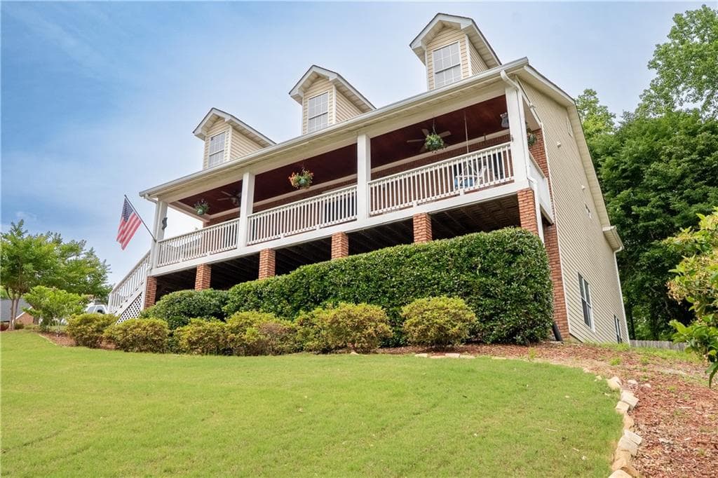 4 bedroom, 3 bathroom, 2,876 sq ft single family residence for sale at 558 Savannah Rose Way, Lawrenceville, GA 30045 — photo 2