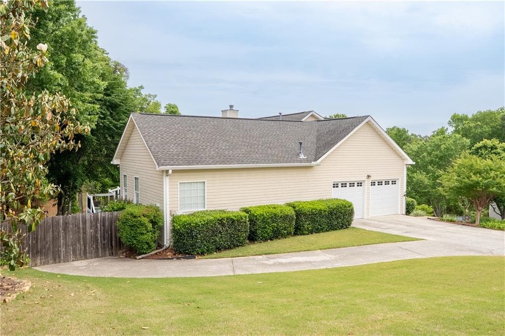 4 bedroom, 3 bathroom, 2,876 sq ft single family residence for sale at 558 Savannah Rose Way, Lawrenceville, GA 30045 — photo 4