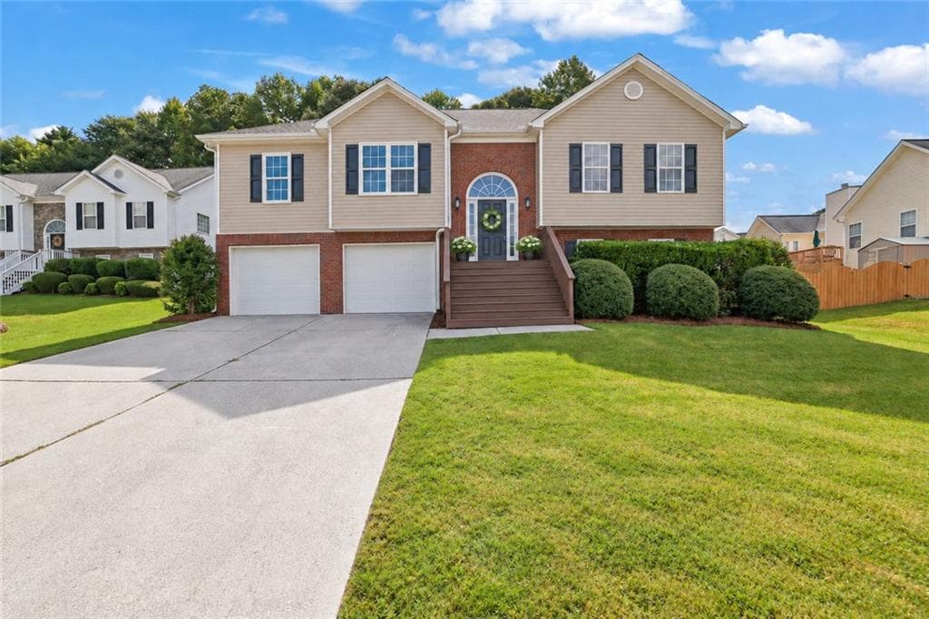 5 bedroom, 3 bathroom, 2,550 sq ft single family residence for sale at 3149 Gem Ives Court, Buford, GA 30519 — photo 1 of 24