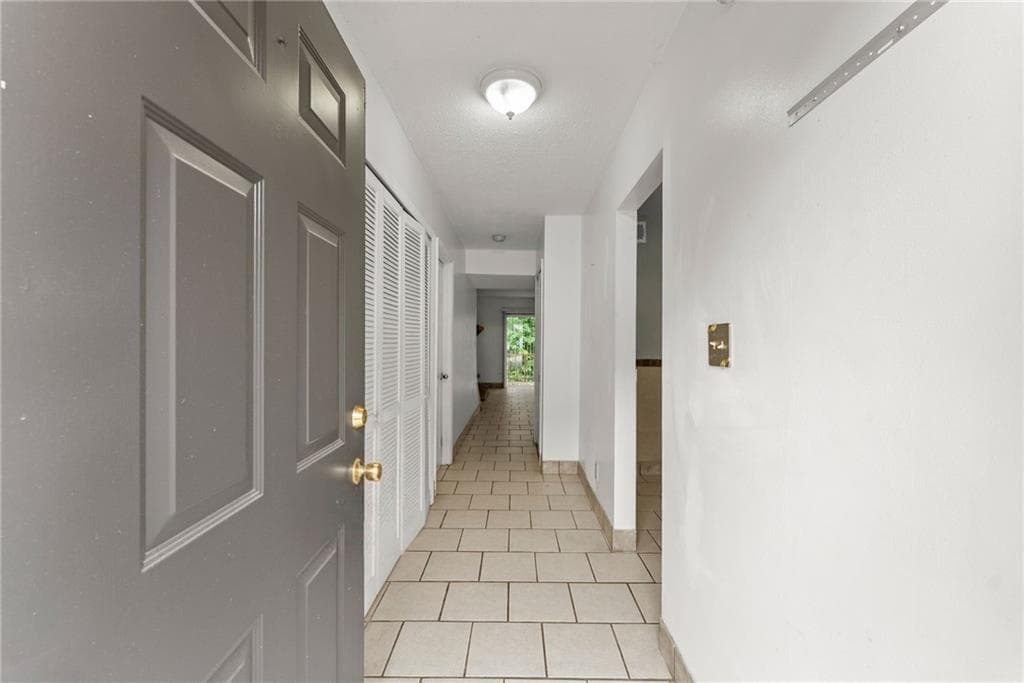2 bedroom, 3 bathroom, 1,256 sq ft townhouse for sale at 2497 Hidden Cove Court C, Gainesville, GA 30501 — photo 2