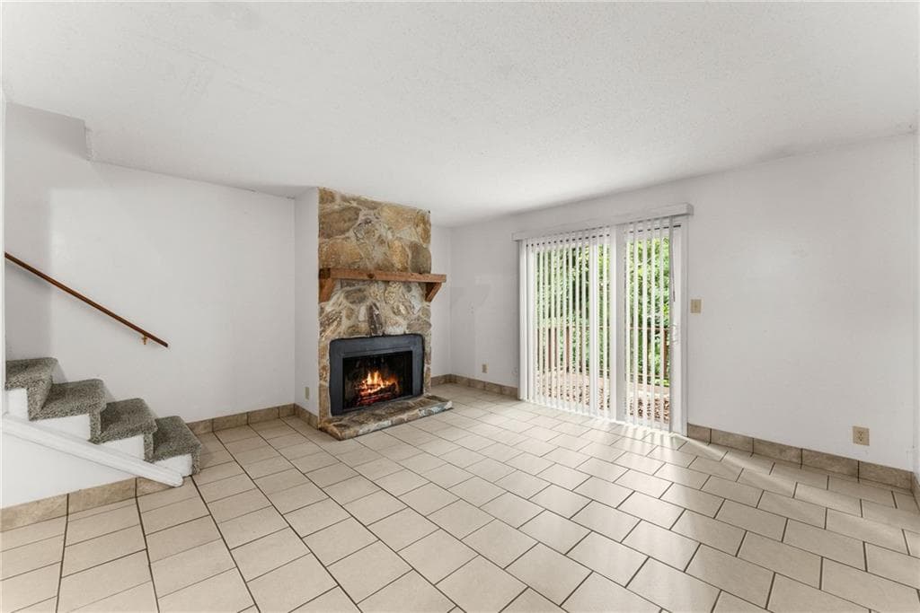 2 bedroom, 3 bathroom, 1,256 sq ft townhouse for sale at 2497 Hidden Cove Court C, Gainesville, GA 30501 — photo 7