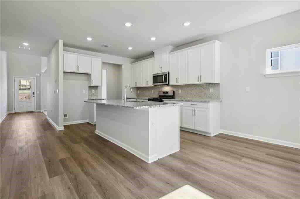5 bedroom, 3 bathroom, 2,989 sq ft single family residence for rent at 1648 High Falls Lane, Grayson, GA 30017 for $3,000 a month — photo 7