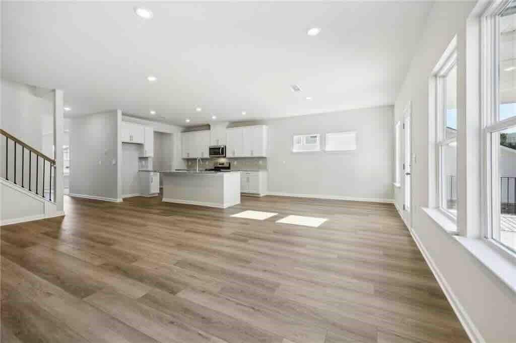 5 bedroom, 3 bathroom, 2,989 sq ft single family residence for rent at 1648 High Falls Lane, Grayson, GA 30017 for $3,000 a month — photo 5