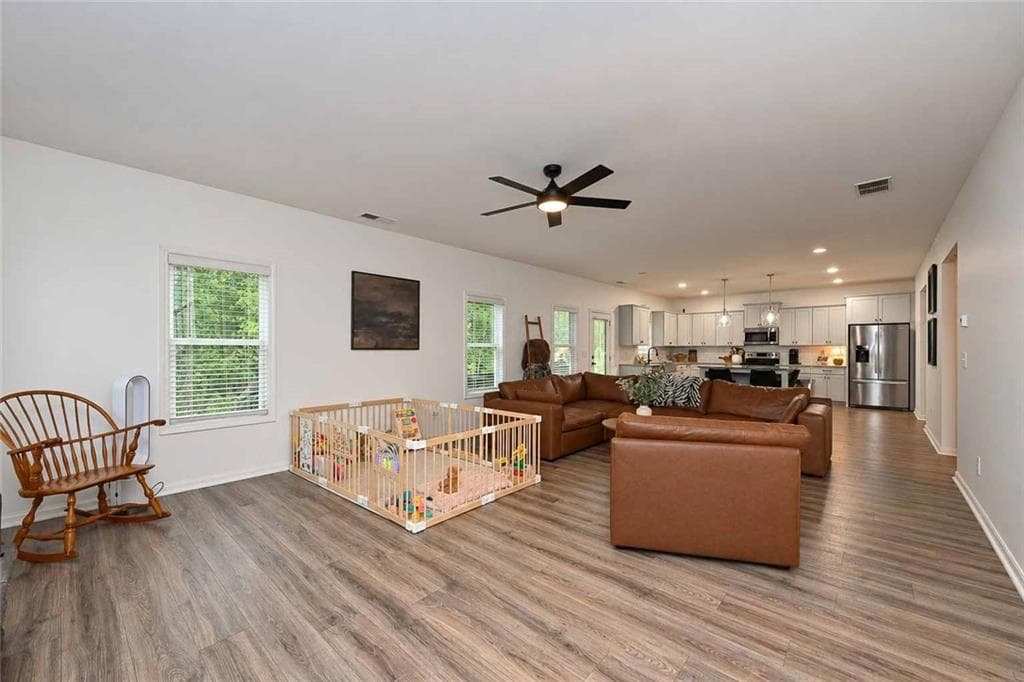 4 bedroom, 3 bathroom, 2,637 sq ft single family residence for sale at 124 Turkey Creek Trail, Carrollton, GA 30117 — photo 10