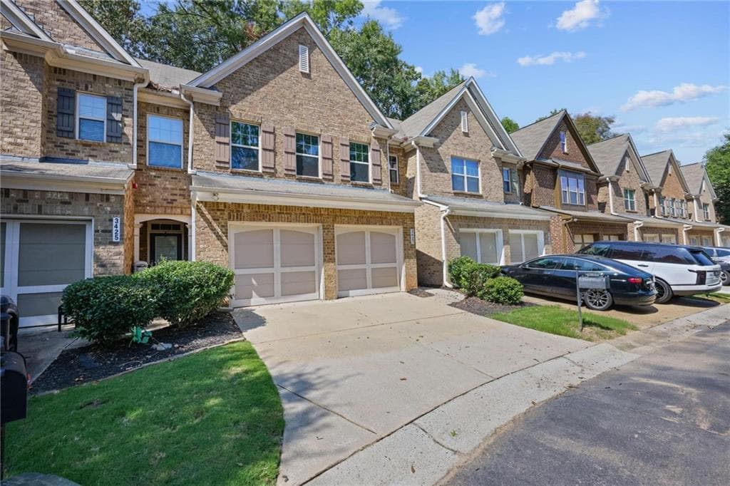 3 bedroom, 3 bathroom, 1,998 sq ft townhouse for sale at 3427 Vintage Circle BLDG 15, Smyrna, GA 30080 — photo 2