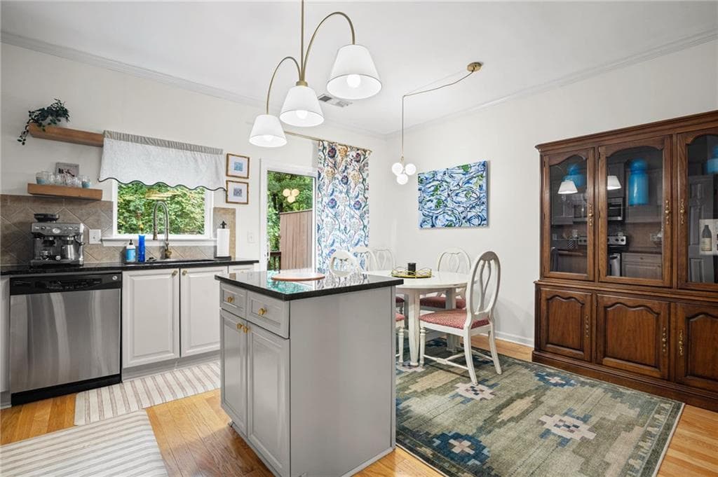 3 bedroom, 4 bathroom, 1,220 sq ft townhouse for sale at 1417 Liberty Parkway, Atlanta, GA 30318 — photo 10