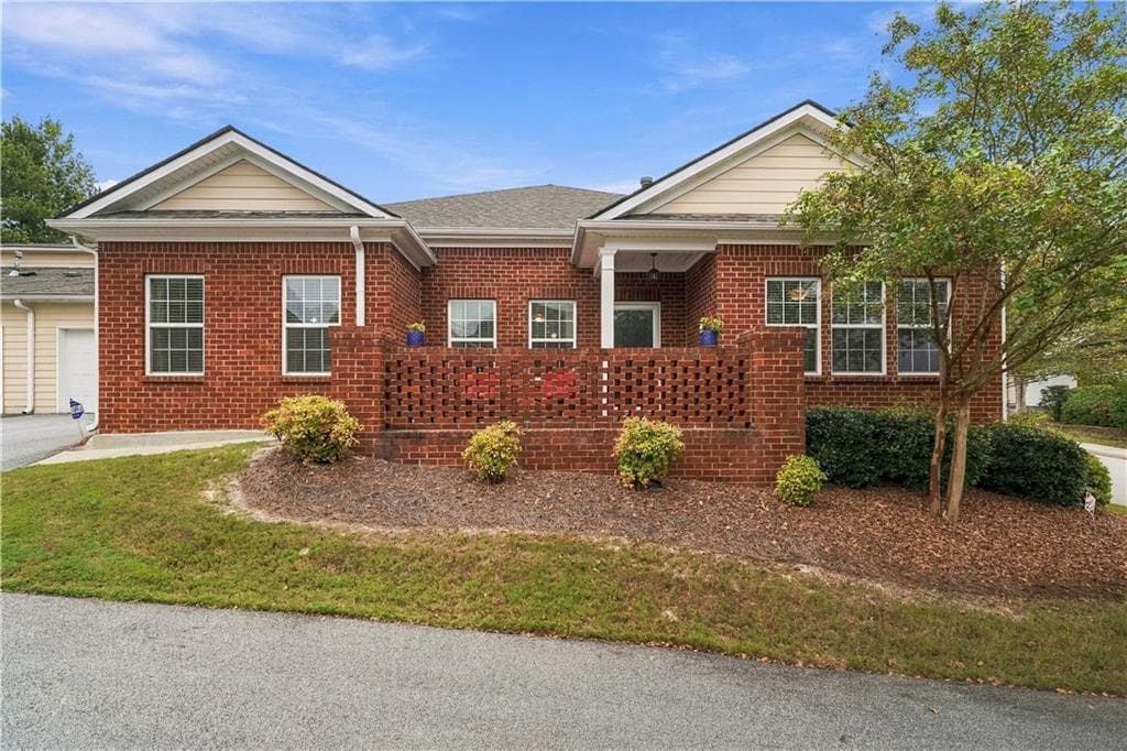 2 bedroom, 2 bathroom, 1,787 sq ft condominium for sale at 341 Villa Park Circle, Stone Mountain, GA 30087