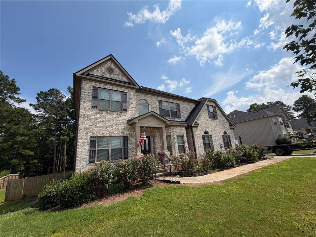 5 bedroom, 4 bathroom, 4,032 sq ft single family residence for sale at 60 Charleston Drive, Senoia, GA 30276 — photo 3