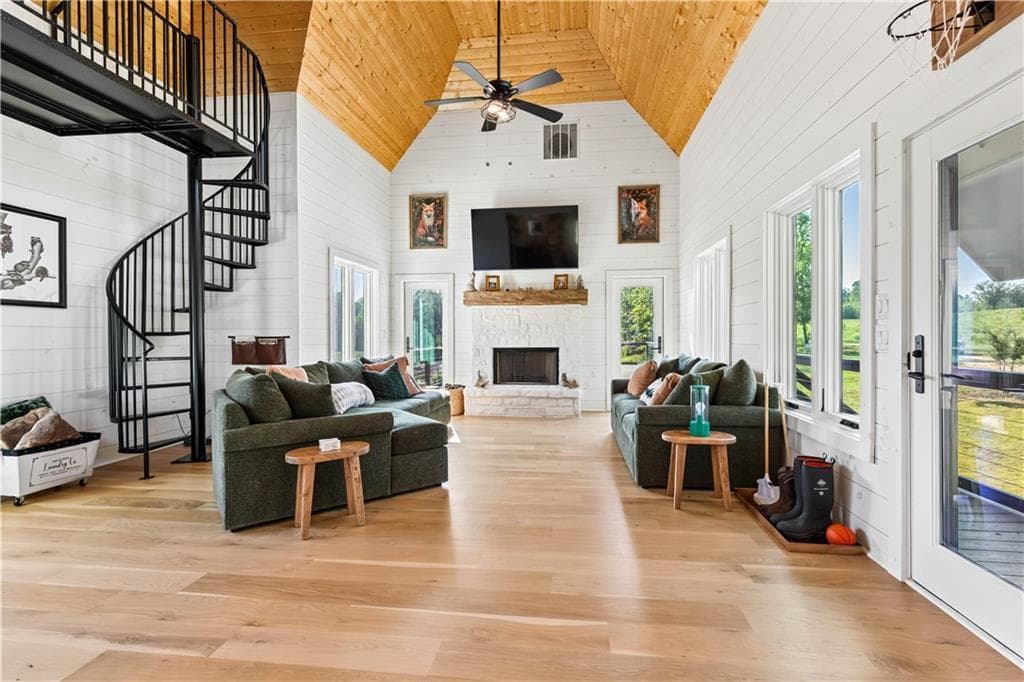 13 bedroom, 2 bathroom single family residence for sale at 692 Hutchins Wolfskin Road, Stephens, GA 30667 — photo 4