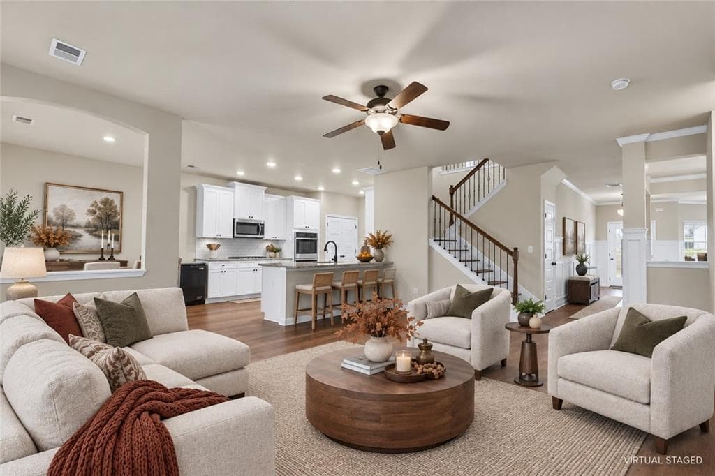 5 bedroom, 3 bathroom, 3,528 sq ft single family residence for sale at 5654 Wyncreek Circle, South Fulton, GA 30331 — photo 3