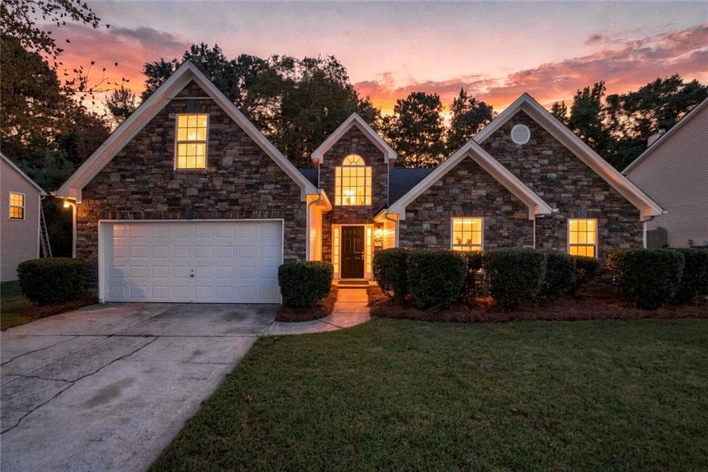 4 bedroom, 2 bathroom, 2,408 sq ft single family residence for sale at 3590 Hamilton Creek Trail, Buford, GA 30519 — photo 2