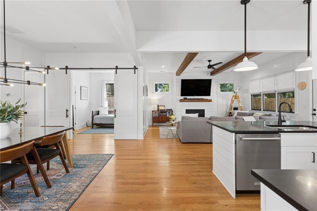 4 bedroom, 3 bathroom, 2,311 sq ft townhouse for sale at 198 Hutchinson Street B, Atlanta, GA 30307 — photo 6