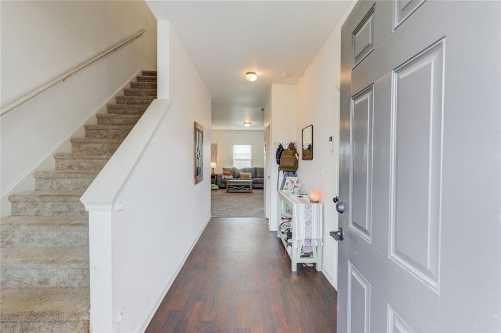4 bedroom, 3 bathroom, 1,987 sq ft single family residence for sale at 331 Merigold Way, Pendergrass, GA 30567 — photo 3