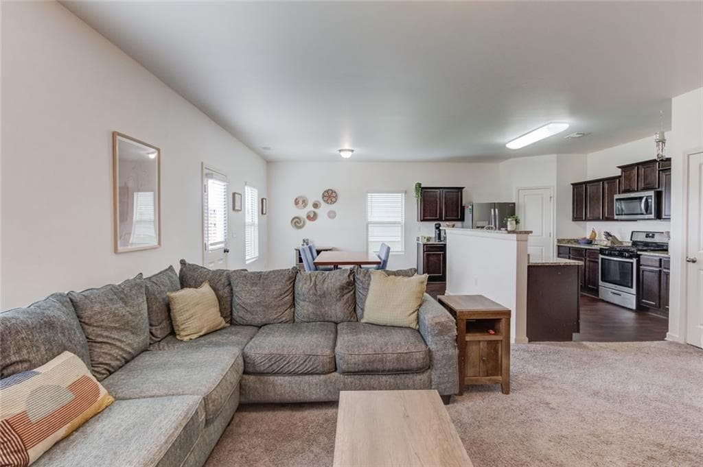 4 bedroom, 3 bathroom, 1,987 sq ft single family residence for sale at 331 Merigold Way, Pendergrass, GA 30567 — photo 8