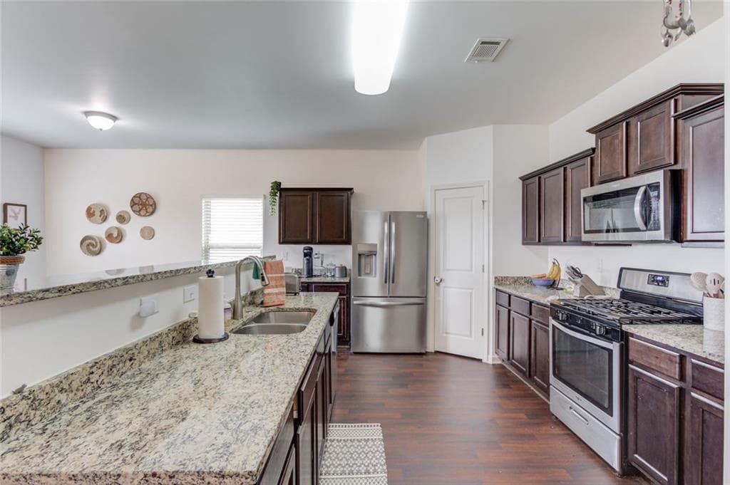 4 bedroom, 3 bathroom, 1,987 sq ft single family residence for sale at 331 Merigold Way, Pendergrass, GA 30567 — photo 10