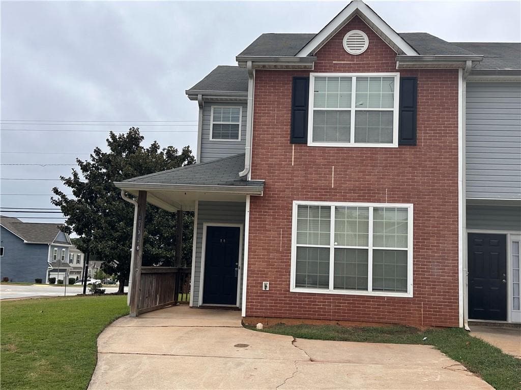 3 bedroom, 3 bathroom, 1,440 sq ft townhouse for sale at 11326 Kayla Drive, Hampton, GA 30228
