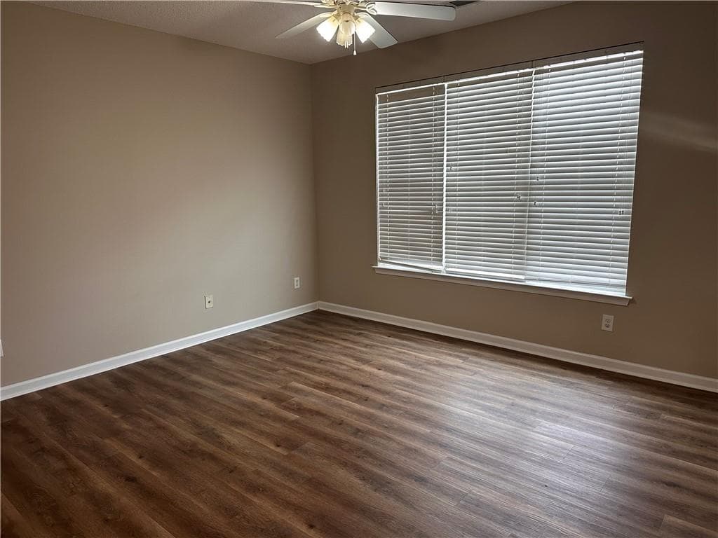 3 bedroom, 3 bathroom, 1,440 sq ft townhouse for sale at 11326 Kayla Drive, Hampton, GA 30228 — photo 5