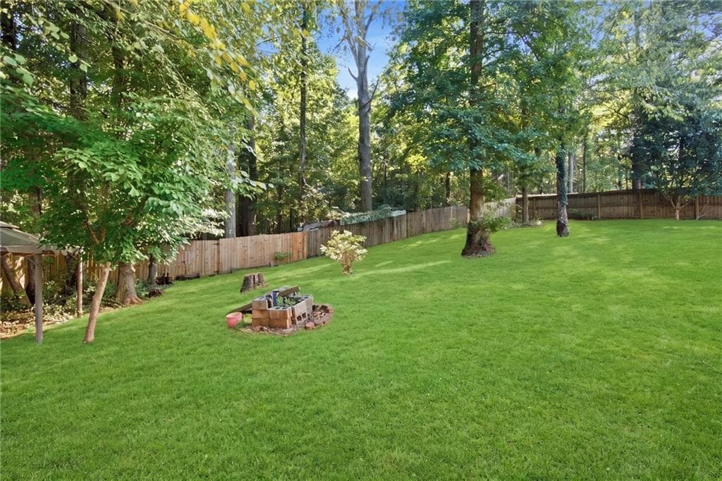 4 bedroom, 3 bathroom, 3,307 sq ft single family residence for sale at 2049 Town Square Drive, Mcdonough, GA 30253 — photo 7