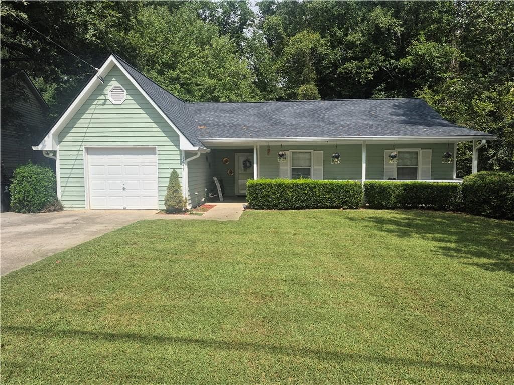 3 bedroom, 2 bathroom, 1,350 sq ft single family residence for sale at 1647 Sugarmaple Drive, Conyers, GA 30094 — photo 1 of 38