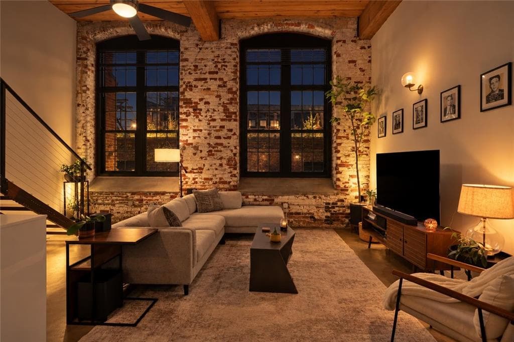 1 bedroom, 1 bathroom, 1,015 sq ft condominium for sale at 170 Boulevard H412, Atlanta, GA 30312 — photo 2