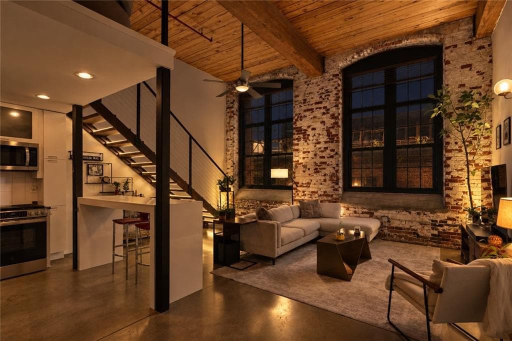 1 bedroom, 1 bathroom, 1,015 sq ft condominium for sale at 170 Boulevard H412, Atlanta, GA 30312