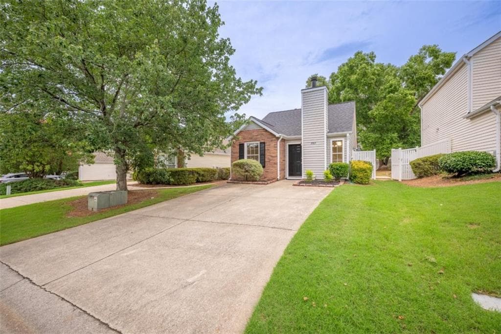 2 bedroom, 1 bathroom, 888 sq ft single family residence for sale at 3989 White Owl Court, Duluth, GA 30097 — photo 2