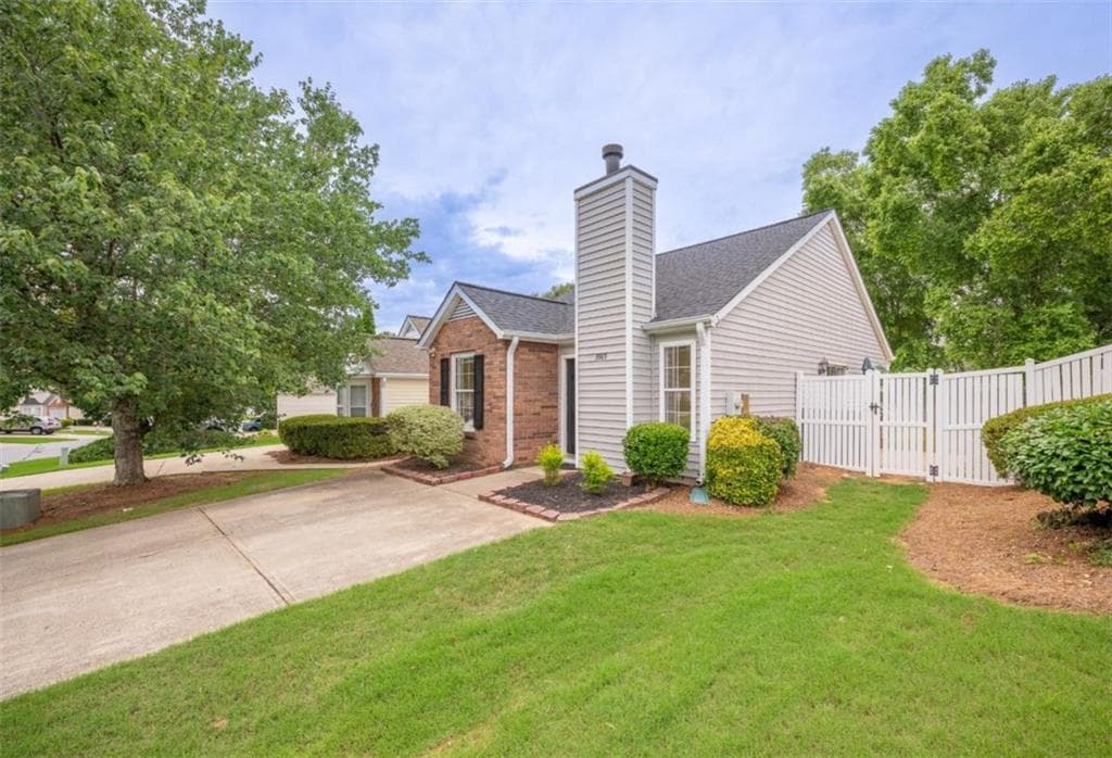 2 bedroom, 1 bathroom, 888 sq ft single family residence for sale at 3989 White Owl Court, Duluth, GA 30097 — photo 3