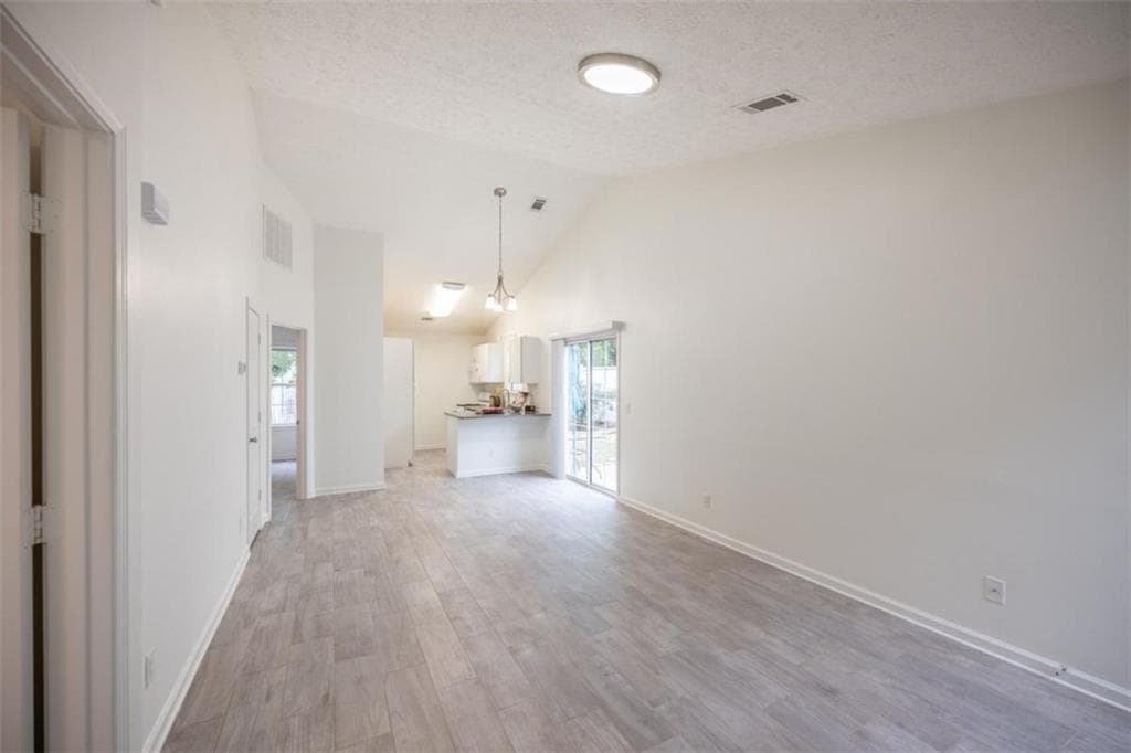 2 bedroom, 1 bathroom, 888 sq ft single family residence for sale at 3989 White Owl Court, Duluth, GA 30097 — photo 5