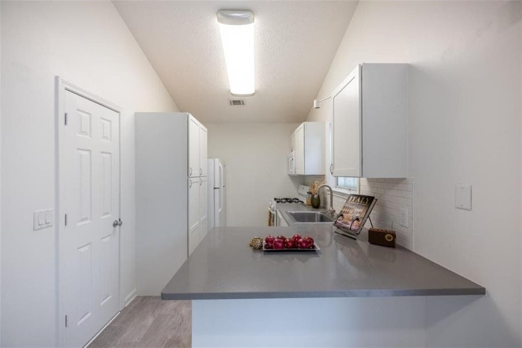 2 bedroom, 1 bathroom, 888 sq ft single family residence for sale at 3989 White Owl Court, Duluth, GA 30097 — photo 7