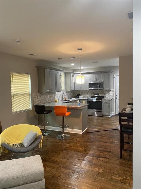 3 bedroom, 2 bathroom, 1,242 sq ft single family residence for sale at 141 Mcdonough Boulevard, Atlanta, GA 30315 — photo 3