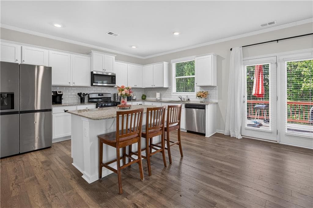 5 bedroom, 3 bathroom, 2,849 sq ft single family residence for sale at 525 Sweet Bay Lane, Dallas, GA 30132 — photo 7